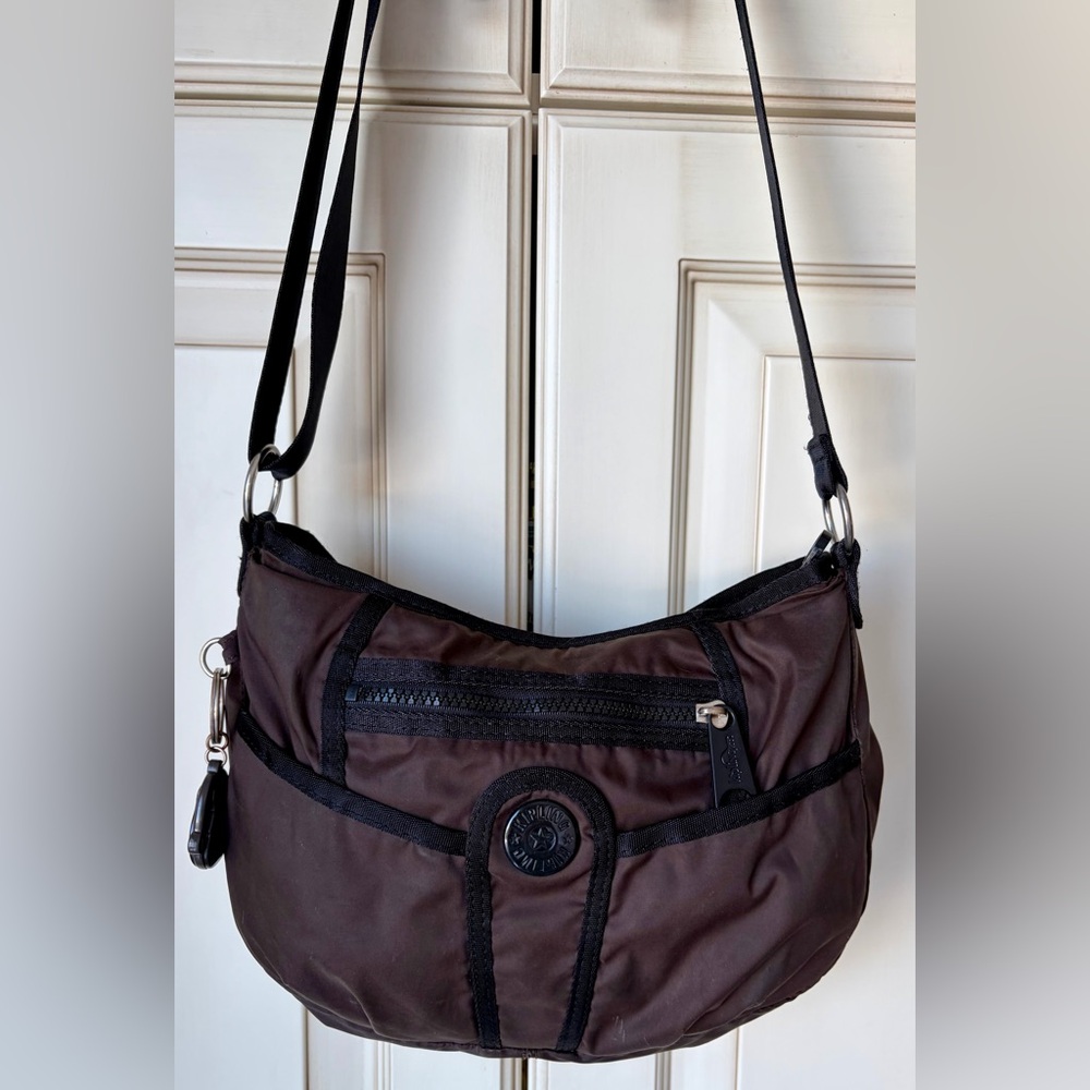 🍎 Kipling Chocolate Brown Nylon Shoulder Bag with Black Trim. Cute monkey. Small